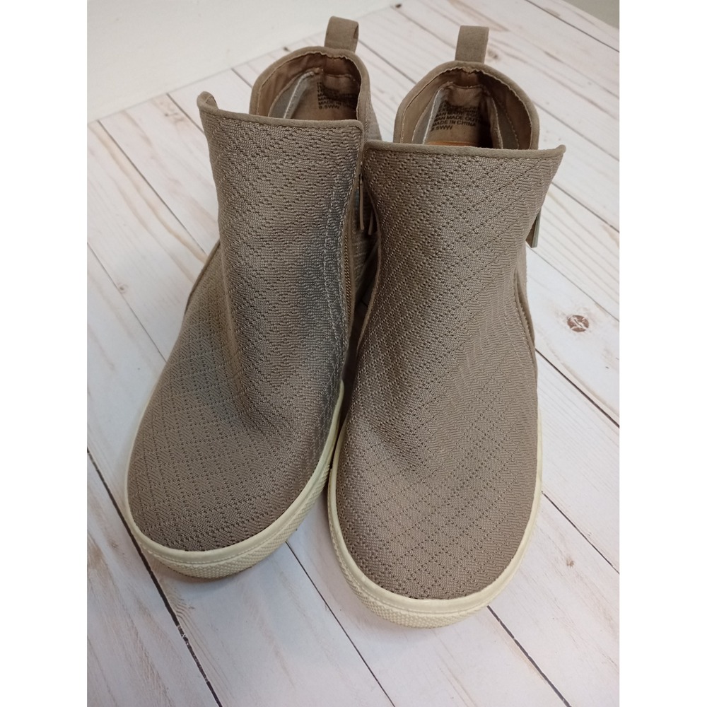 Torrid Women 9.5WW Taupe Textured Hidden Wedge Side Zip Sneakers High Top Shoes
